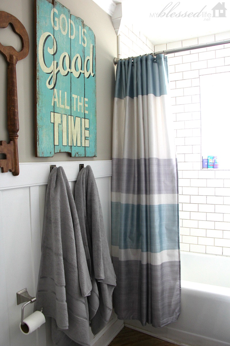 Spiffying Up The Bathroom | MyBlessedLife.net