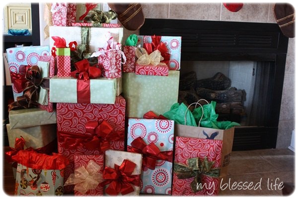 Gift Wrapping & Bow Tying {Video Tutorials}
