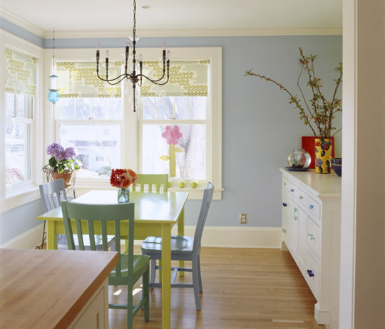 5 Ways To Update Old Furniture