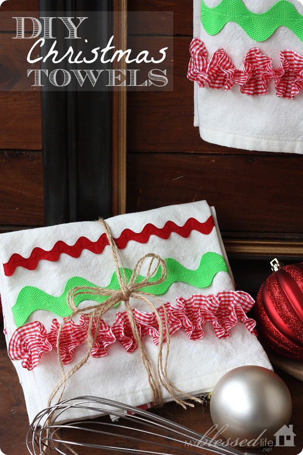 Christmas on sale kitchen towels