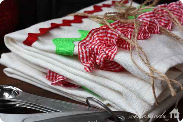 DIY Christmas Kitchen Towels