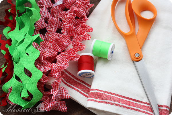 Christmas Kitchen Towels DIY - MY 100 YEAR OLD HOME