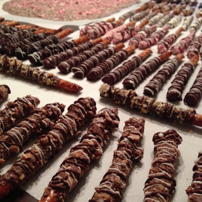 Easy Chocolate Dipped Pretzels - My Blessed Life™