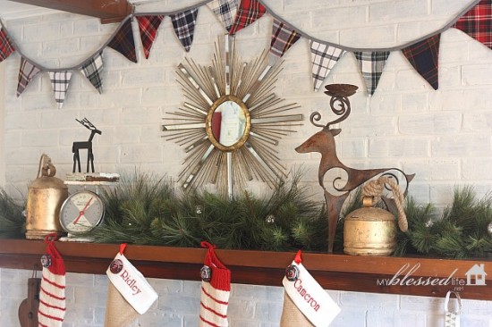 Woodsy Glam Christmas Mantel | MyBlessedLife.net