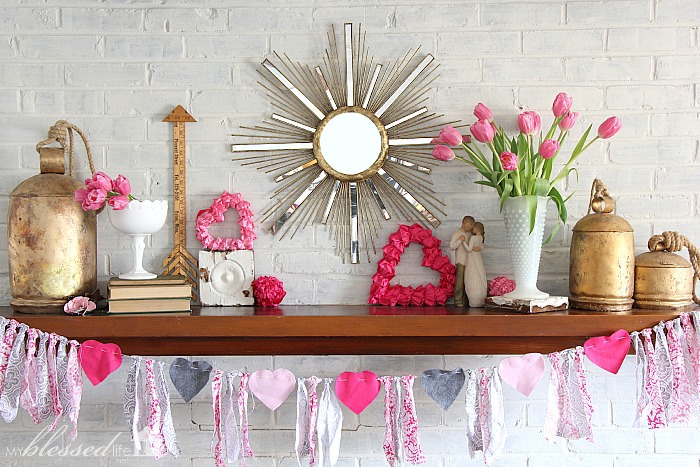 Pretty & Pink Valentine Mantel | MyBlessedLife.net