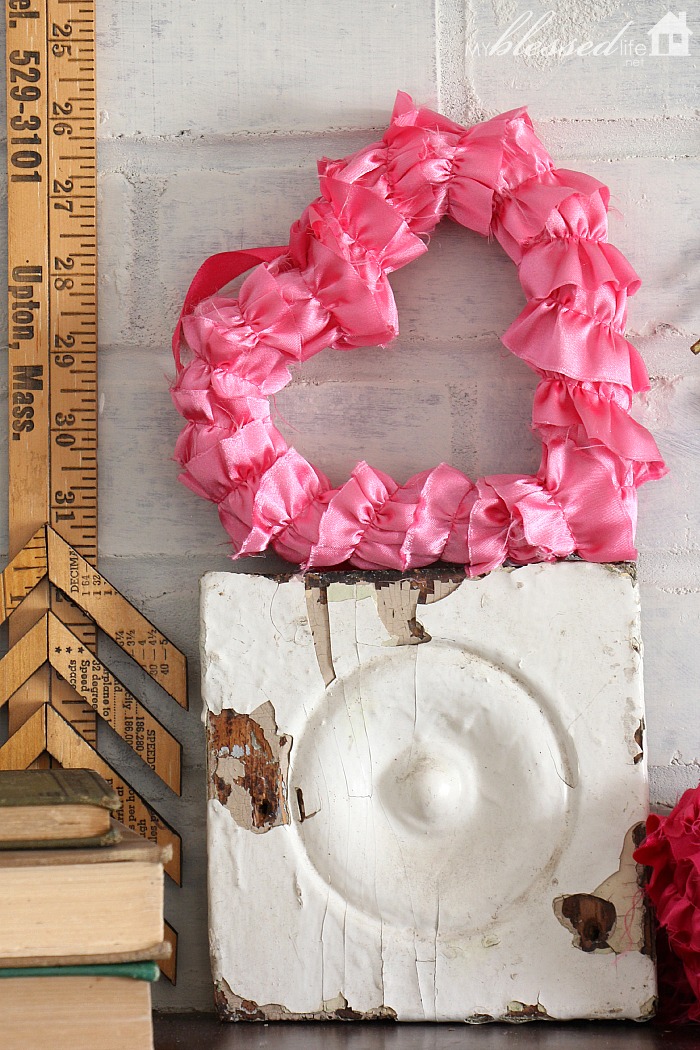 Pretty & Pink Valentine Mantel | MyBlessedLife.net