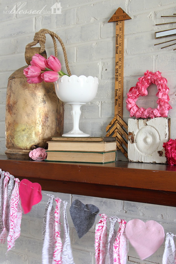 Pretty & Pink Valentine Mantel | MyBlessedLife.net