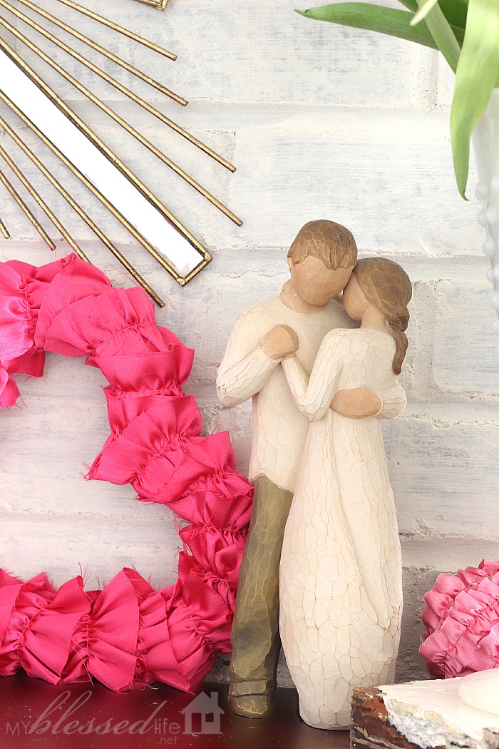 Pretty & Pink Valentine Mantel | MyBlessedLife.net