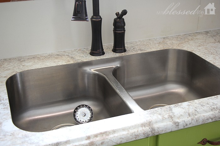 Beautiful Laminate Countertop with Undermount Sink | MyBlessedLife.net