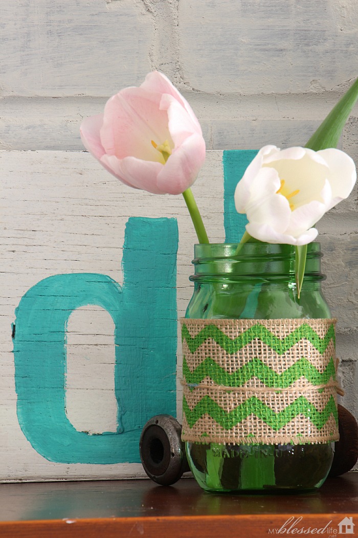 Beautiful Spring Mantel | MyBlessedLife.net