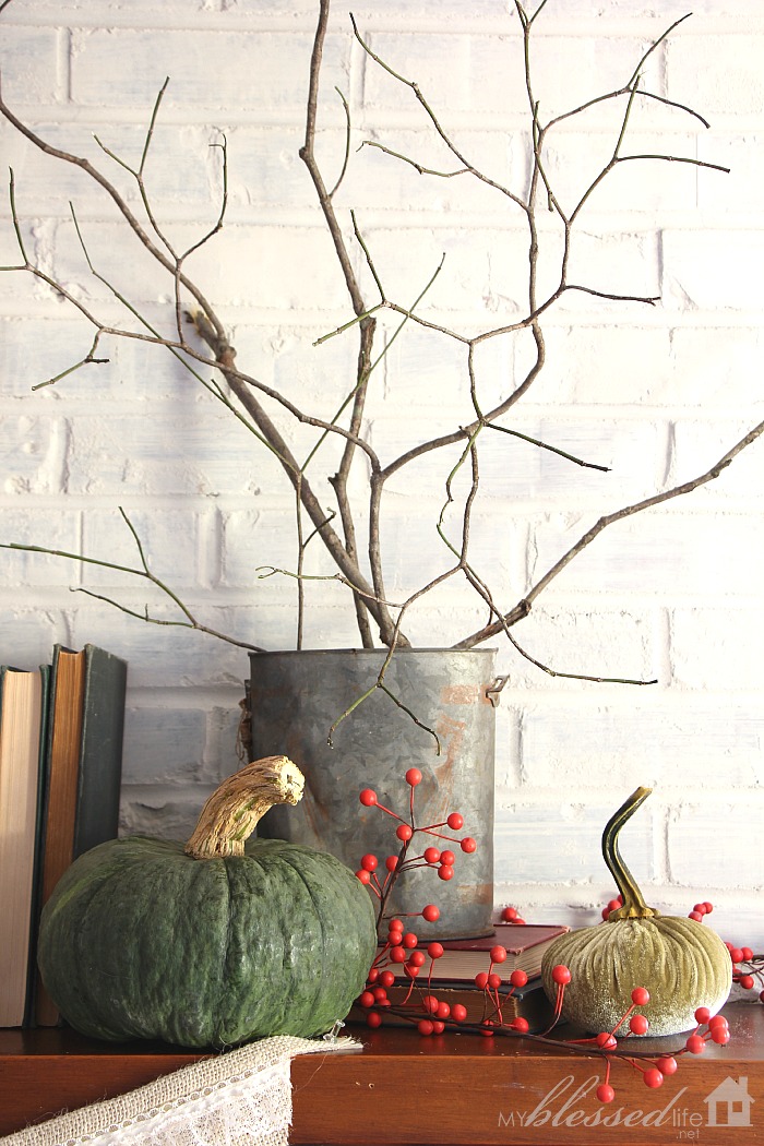 Natural Fall Mantel | MyBlessedLife.net