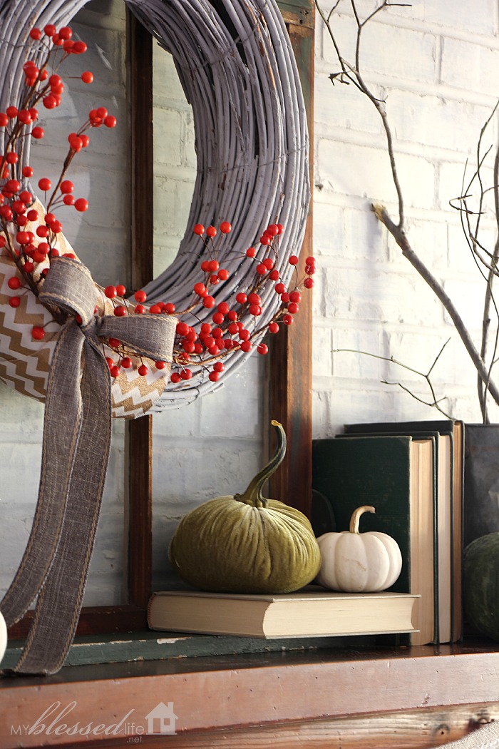 Natural Fall Mantel | MyBlessedLife.net