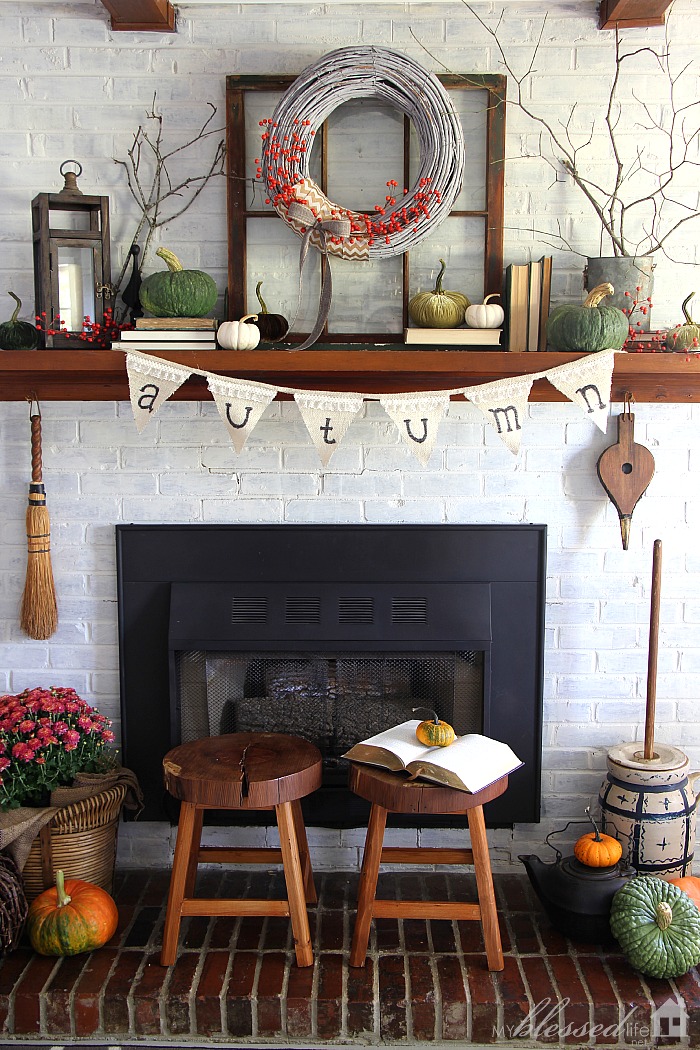 Natural Fall Mantel | MyBlessedLife.net