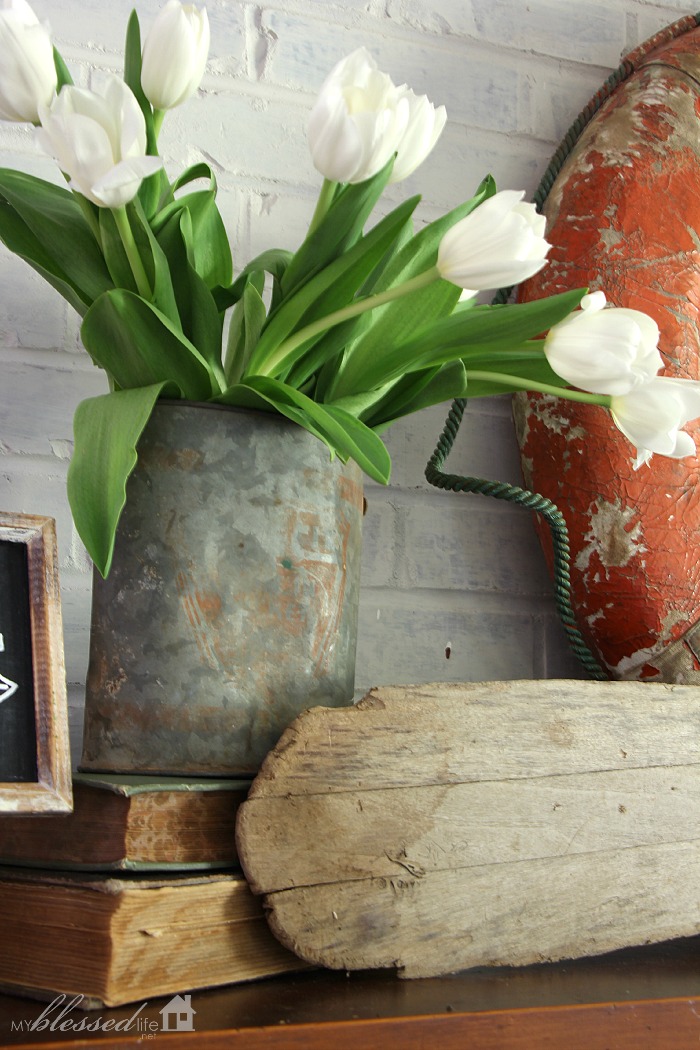 Simple Summer Mantel 2015 | MyBlessedLife.net