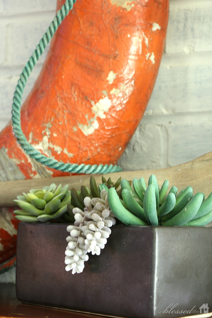 Simple Summer Mantel 2015 | MyBlessedLife.net